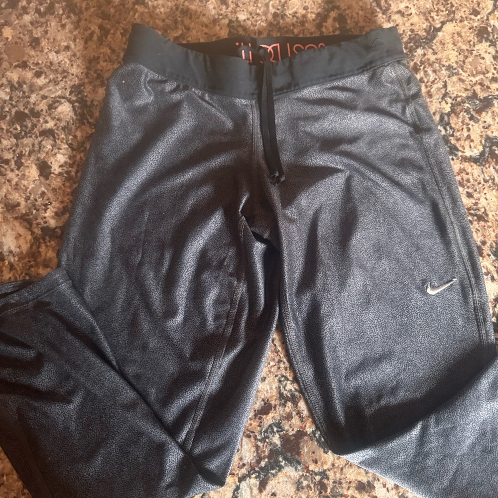 Nike Just do it Workout capri pants. Black animal print Size L